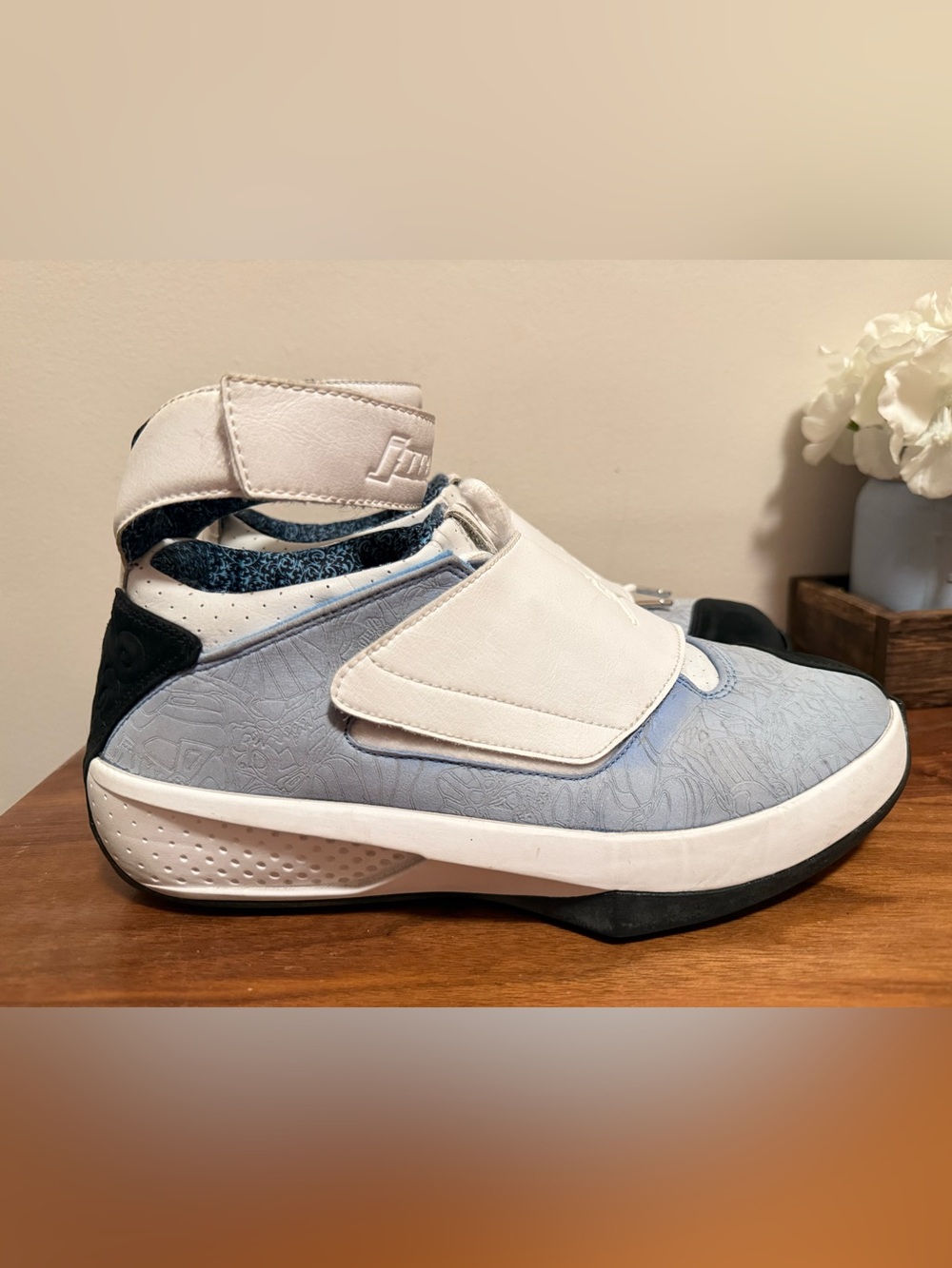 Air Jordan 20 OG Light Blue White Black Strap Sneakers size 9